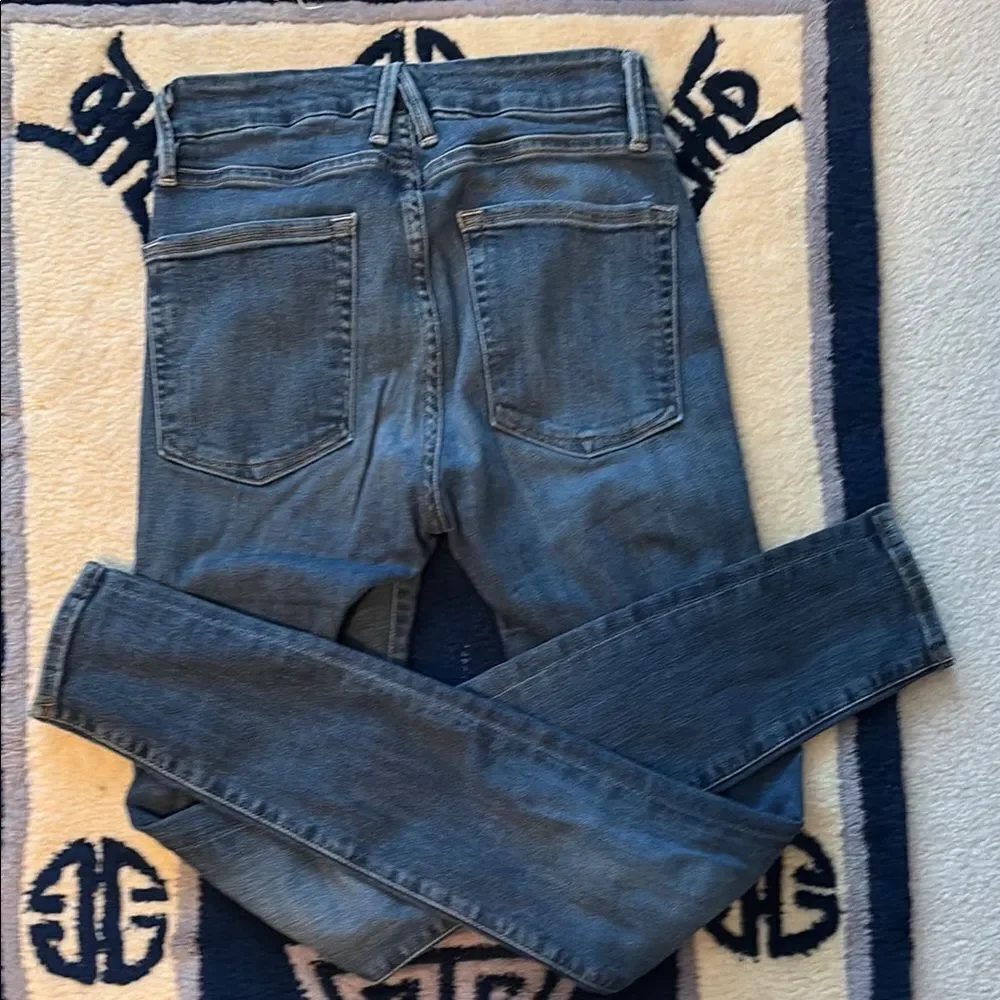Good American Good Legs Skinny Blue Jeans with Subtle Distressing - Picture 4 of 4